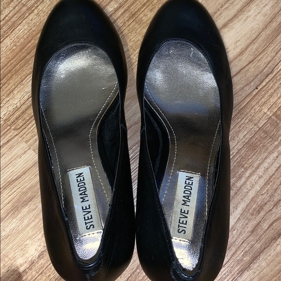 Steve Madden Ulltra Pumps - Picture 2 of 6